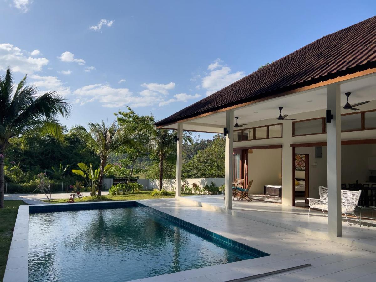 Villa Meranti - Spacious Private Pool Villa Pantai Cenang  Exterior foto