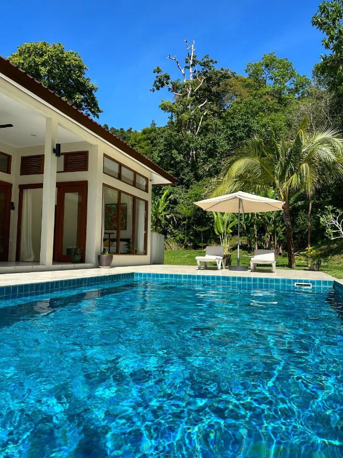 Villa Meranti - Spacious Private Pool Villa Pantai Cenang  Exterior foto